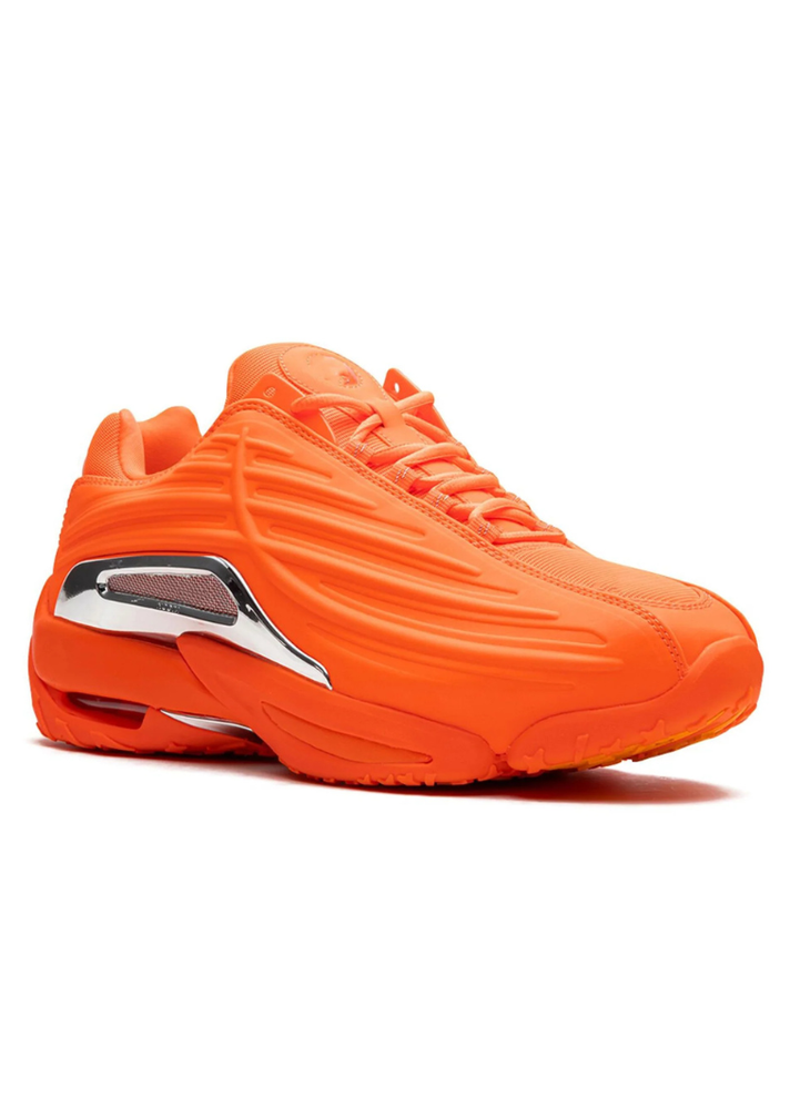 NCTA|ESSENCE SNEAKER