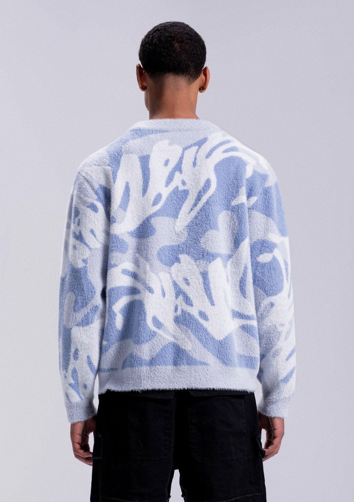 JOSH | FLUFFY SWEATER