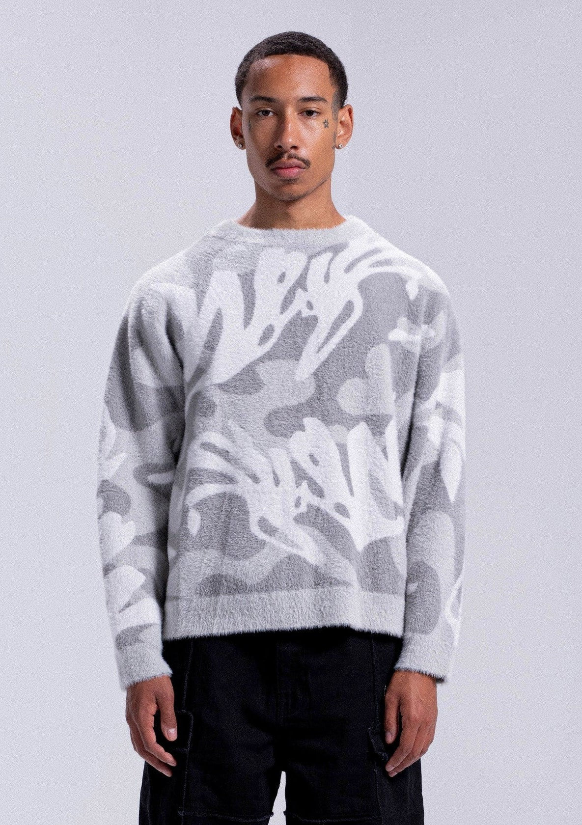 JOSH | FLUFFY SWEATER