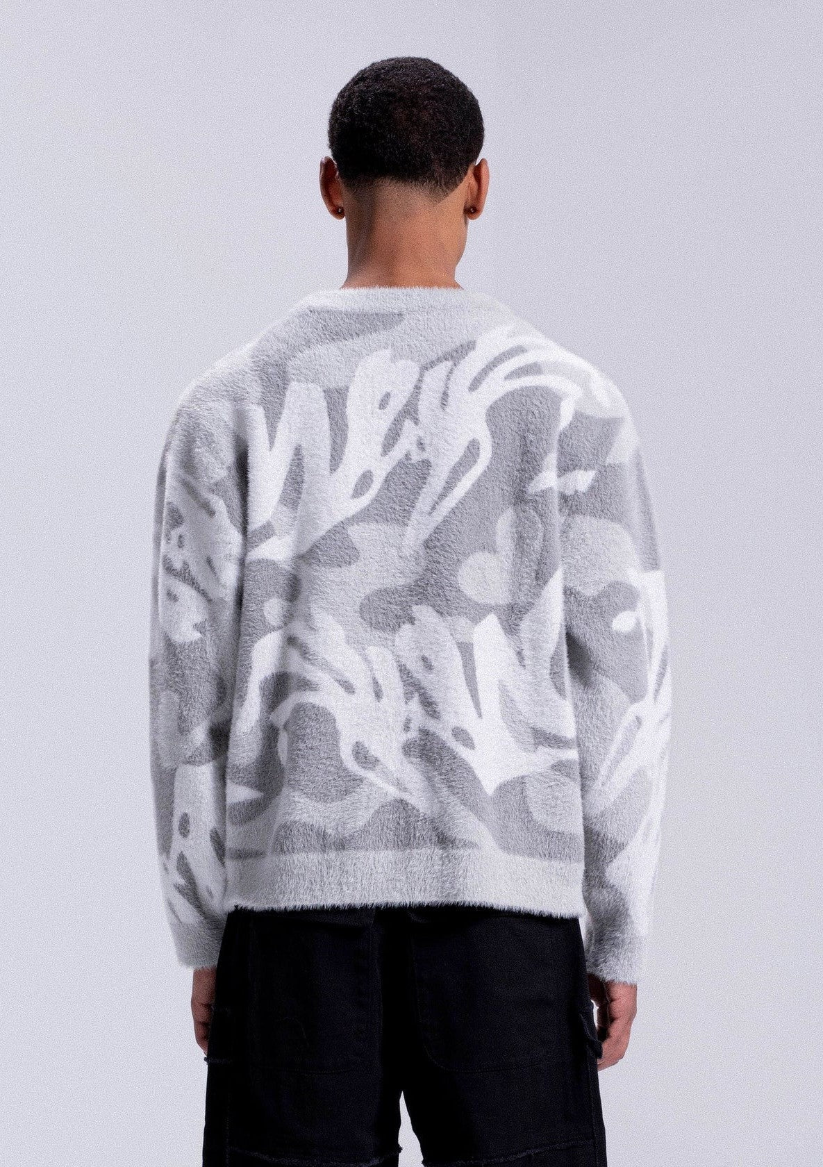 JOSH | FLUFFY SWEATER